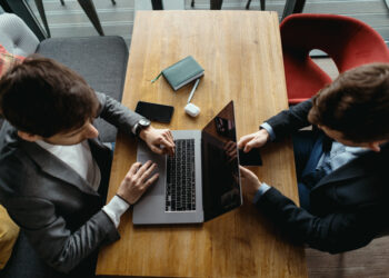 Cum te ajută un broker credit ipotecar să eviți costuri ascunse și timp pierdut