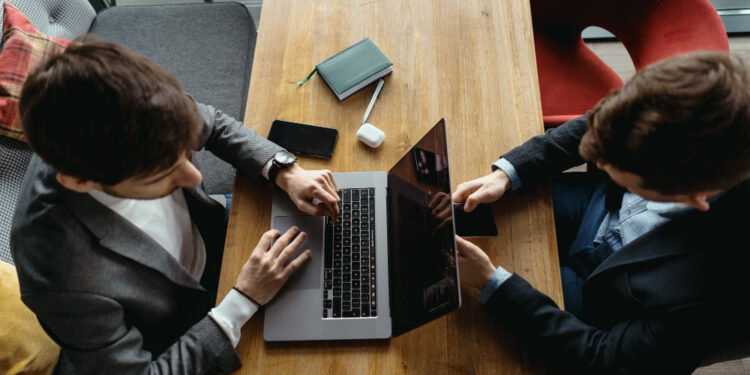 Cum te ajută un broker credit ipotecar să eviți costuri ascunse și timp pierdut