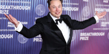 Listarea SpaceX l-ar putea transforma pe Elon Musk în primul trilionar al lumii
