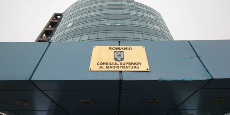 Judecătorii și procurorii discută despre salarizare și statutul puterii judecătorești